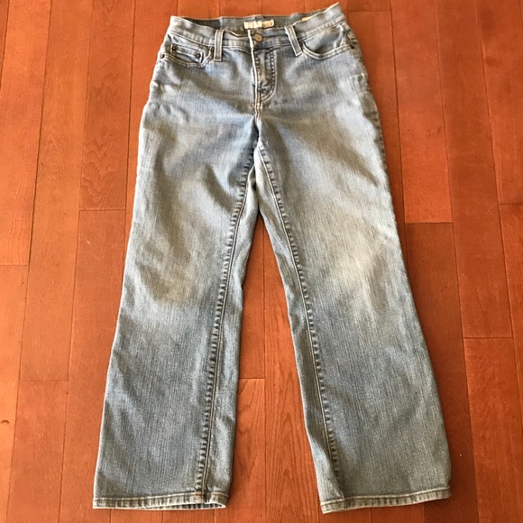 Levi’s 512 Short Jeans Size 6P - Picture 2 of 8